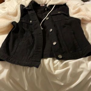 Black and white sleeves